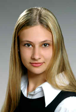 Przejdź do strony: Anna Hałoń